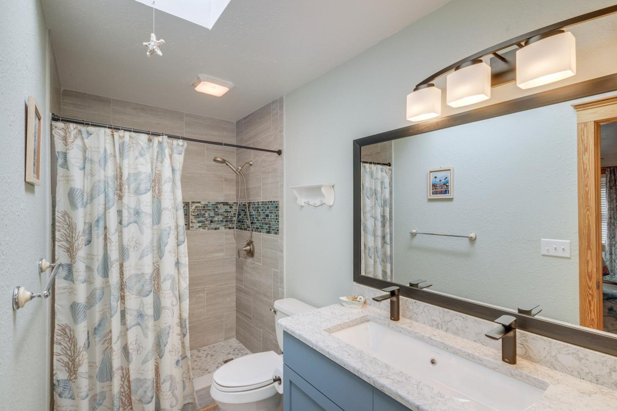 Coastal Home With Deck And Outdoor Shower Kill Devil Hills Bagian luar foto